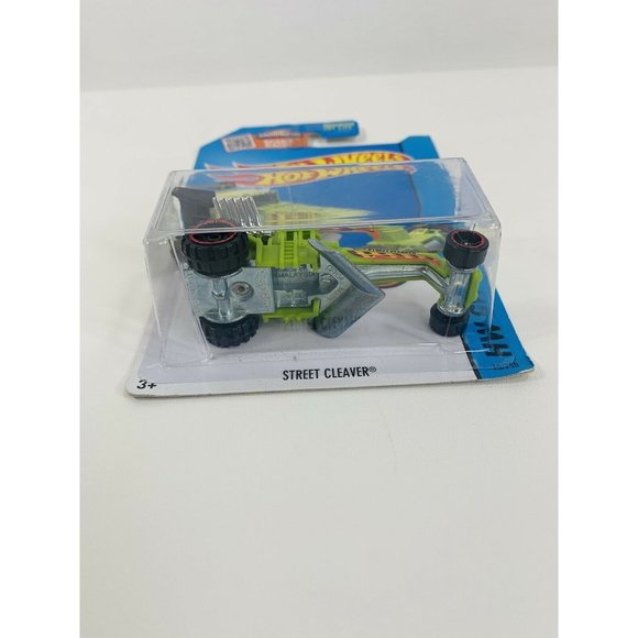 Hotwheels Street Cleaver HW City Toy Car Racecar New in Box 2013 - Picture 4 of 6